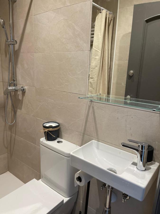 Barcelona Pr Guesthouse El Prat de Llobregat Exteriör bild